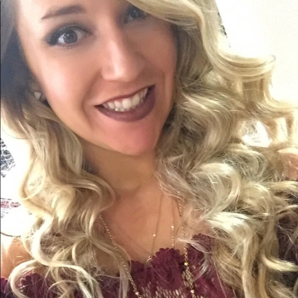 Meet your Posher, Emily